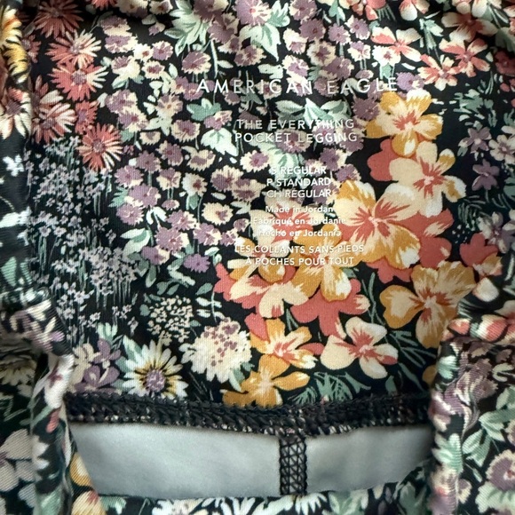 The Everything Pocket Leggings - Picture 6 of 6